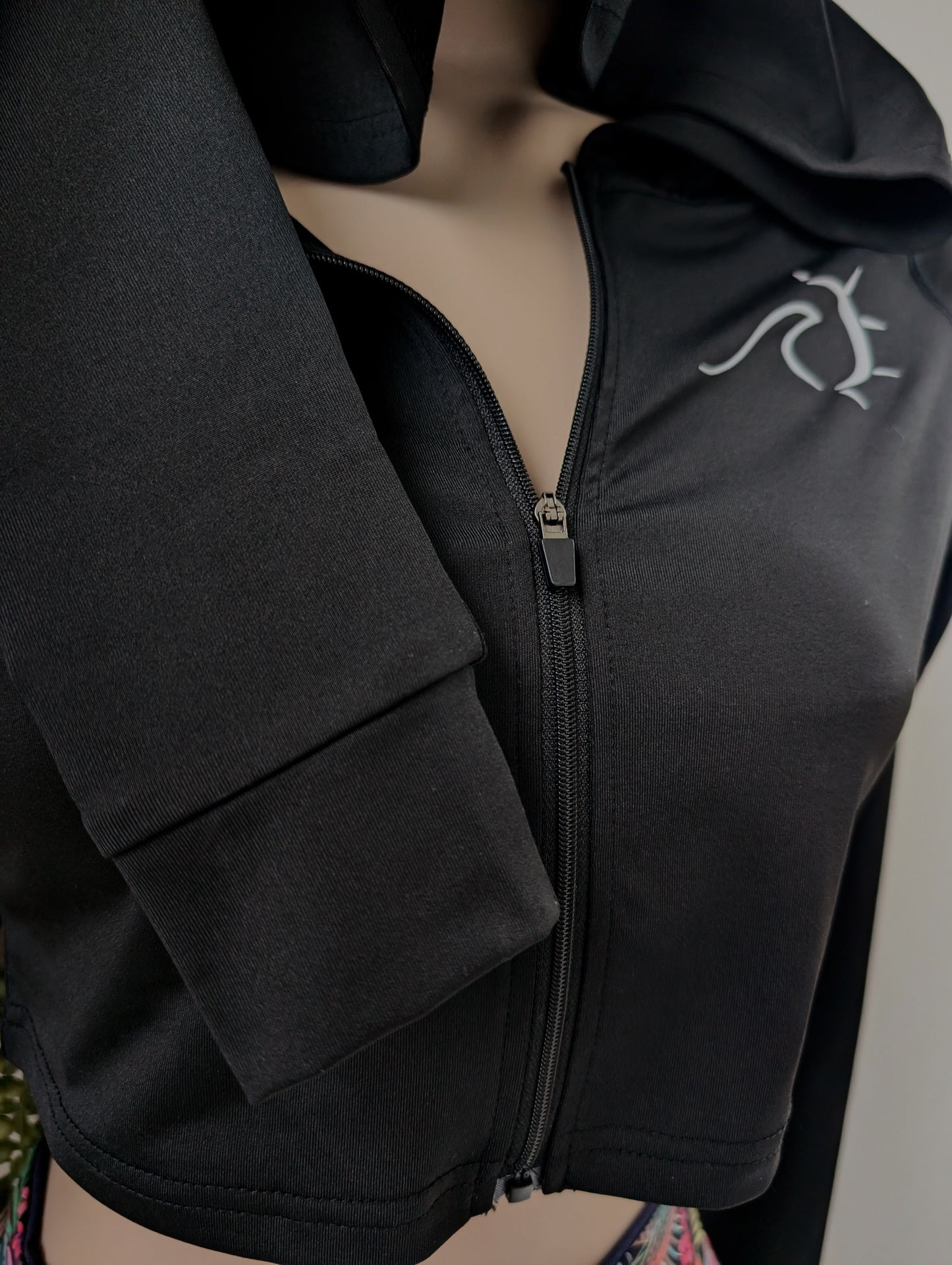 Solar Drift Cropped Rash Guard with Hoodie – Women's Sun Protection Swimwear