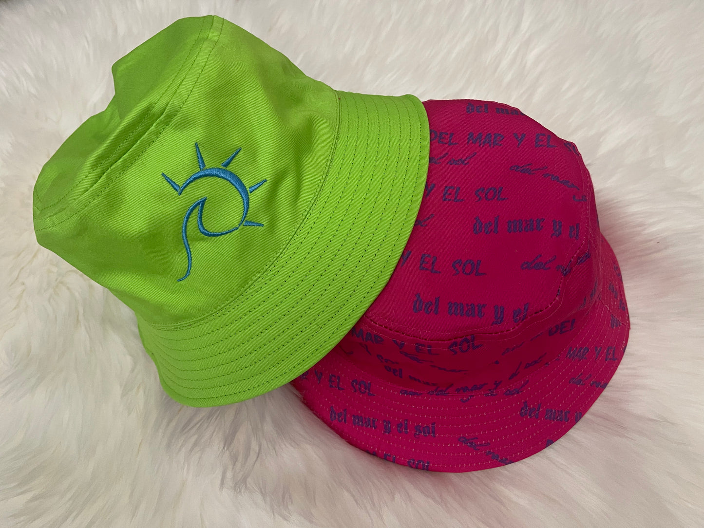 Sombrero de pescador reversible