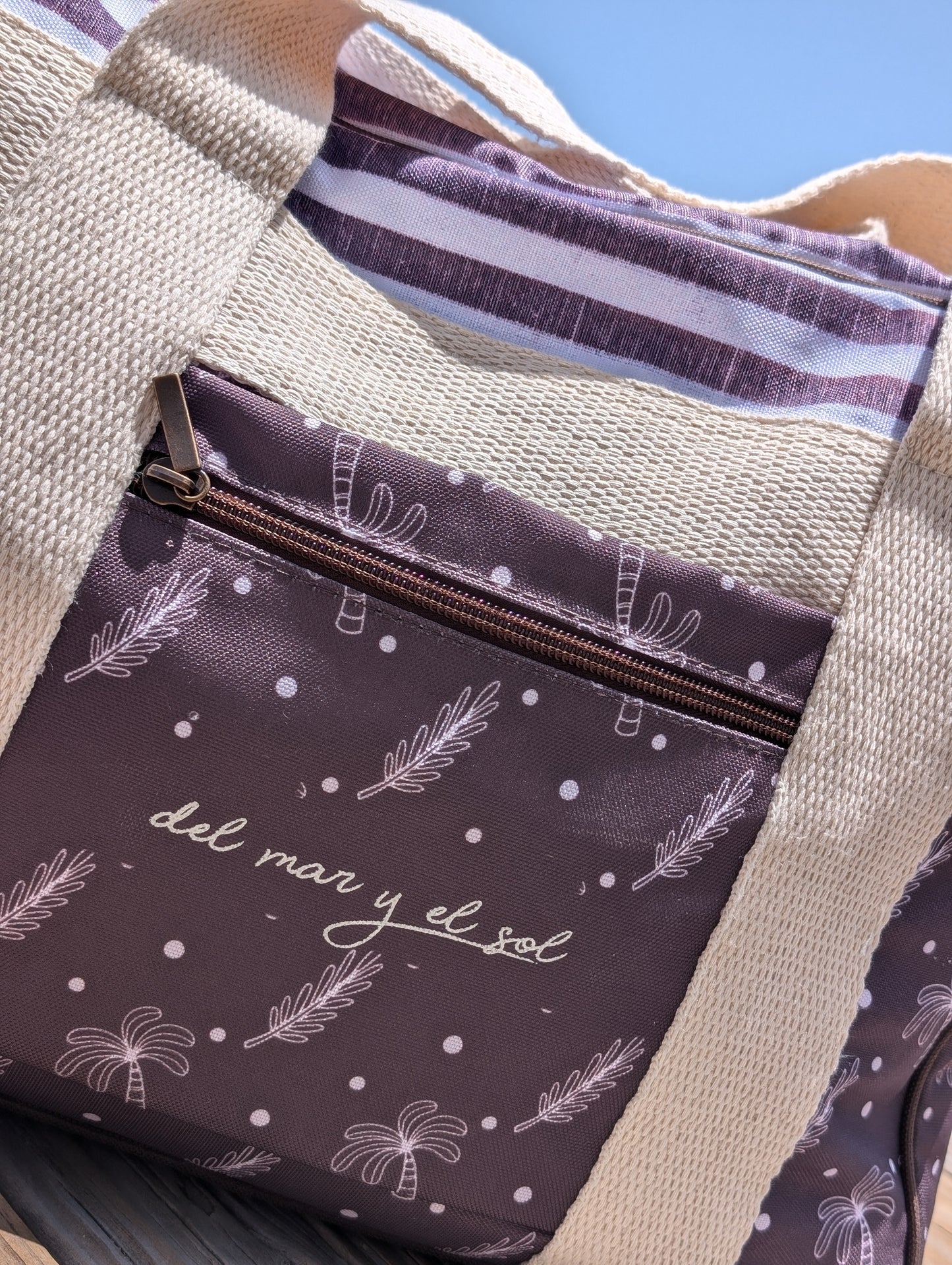 Beach bag inner waterproof lining for easy cleaning outside pocket