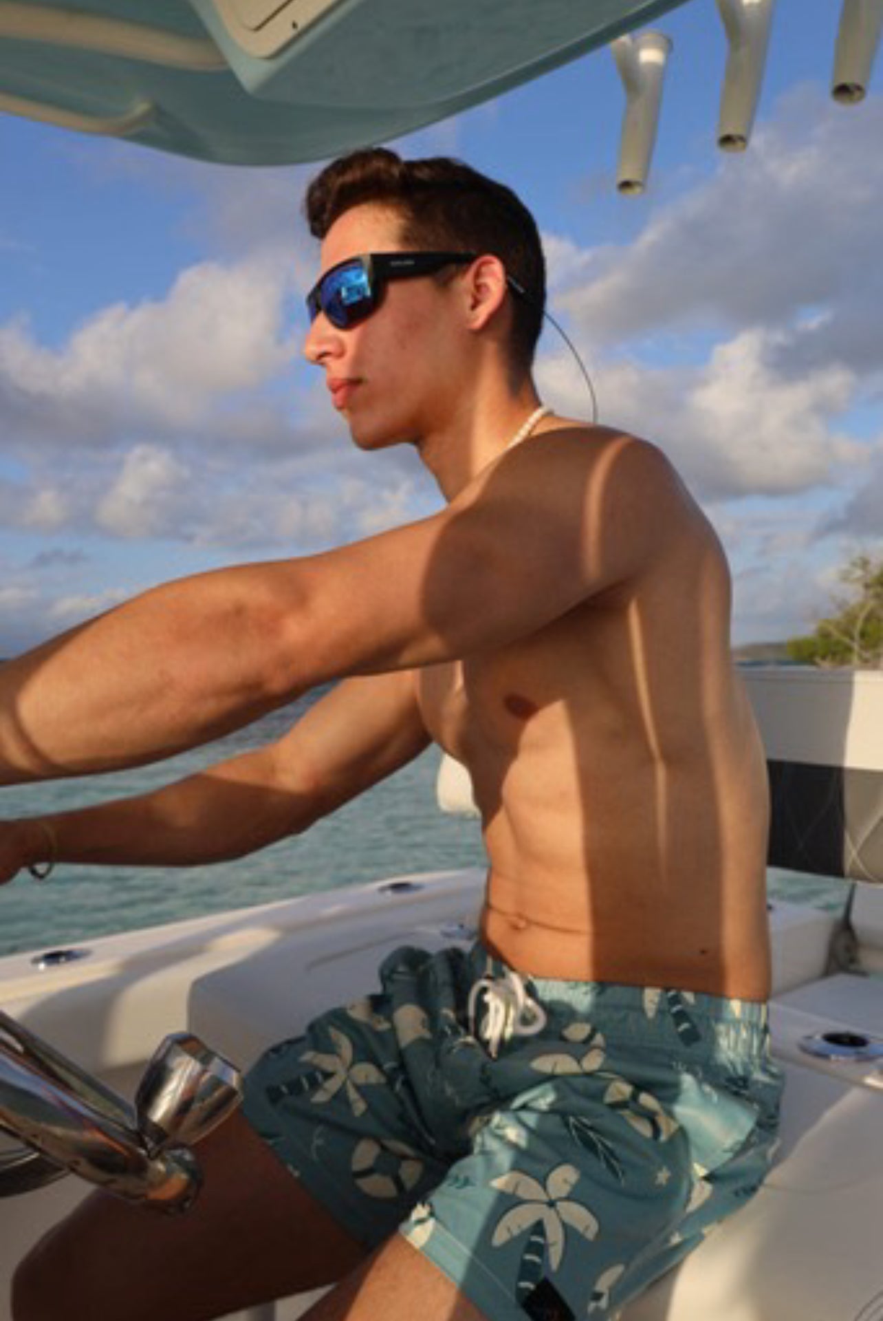 Men’s tropical printed beach shorts quick dry summer outfit