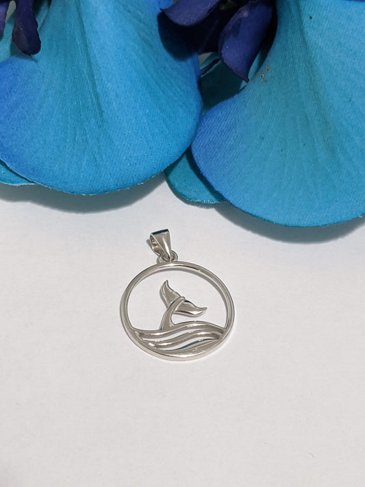 Circle Mermaid Tail Pendant